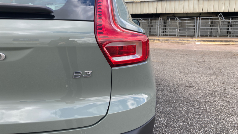Volvo XC40 2.0 B3P Plus Dark 5dr Auto Petrol Estate